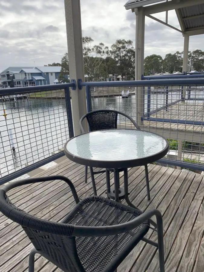The View - Captains Cove Waterfront Resort Paynesville Exterior foto