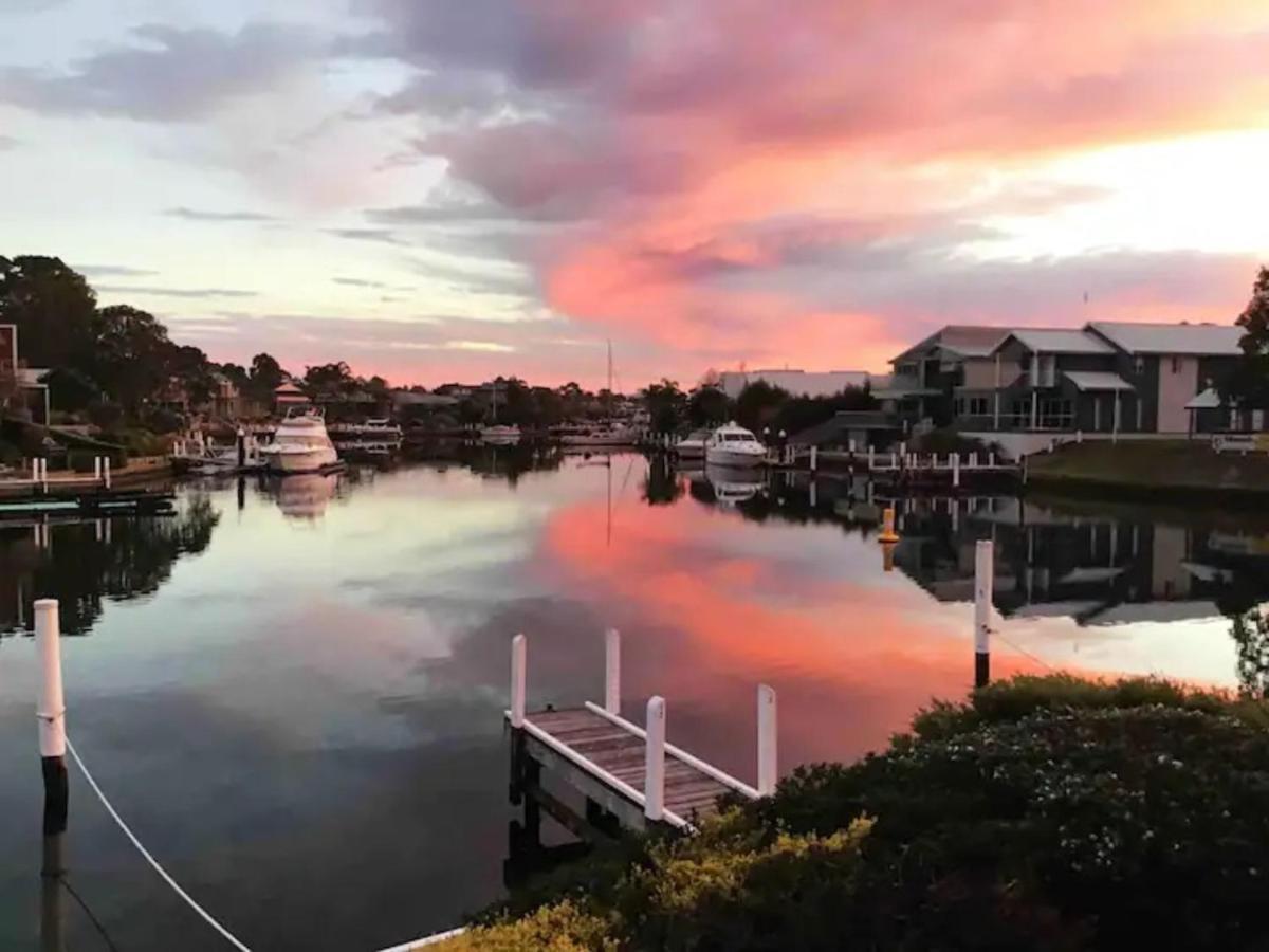 The View - Captains Cove Waterfront Resort Paynesville Exterior foto