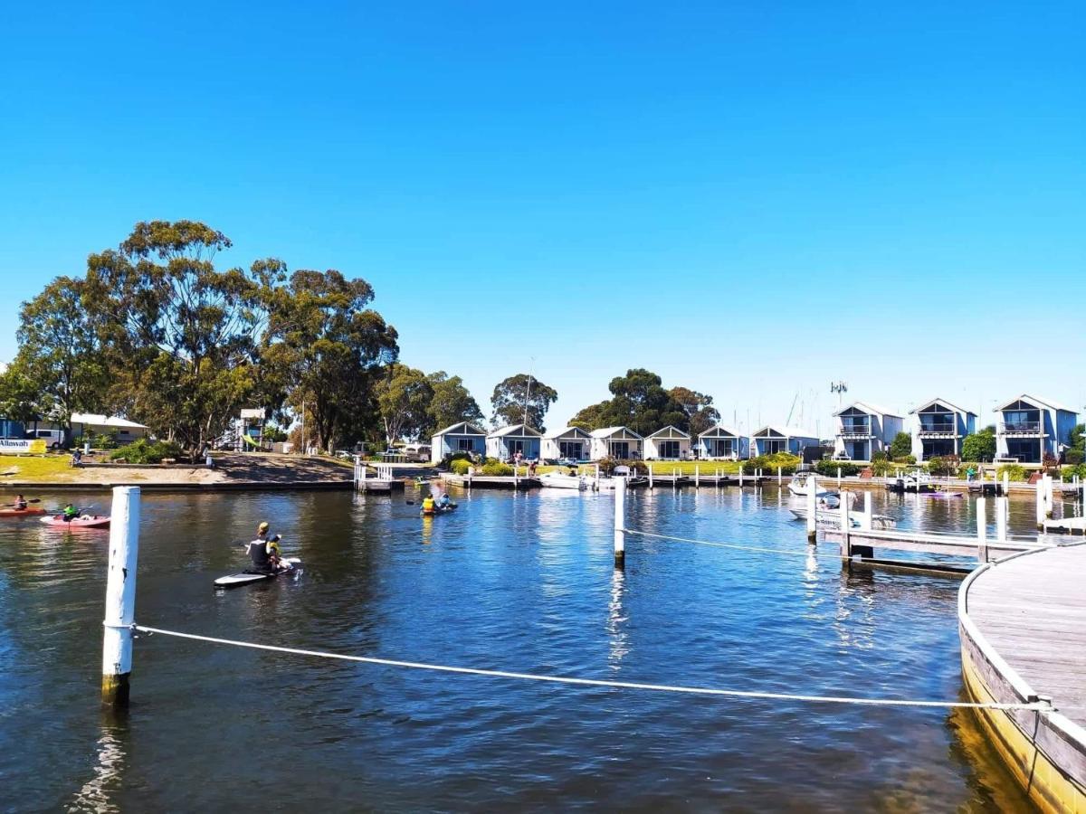 The View - Captains Cove Waterfront Resort Paynesville Exterior foto