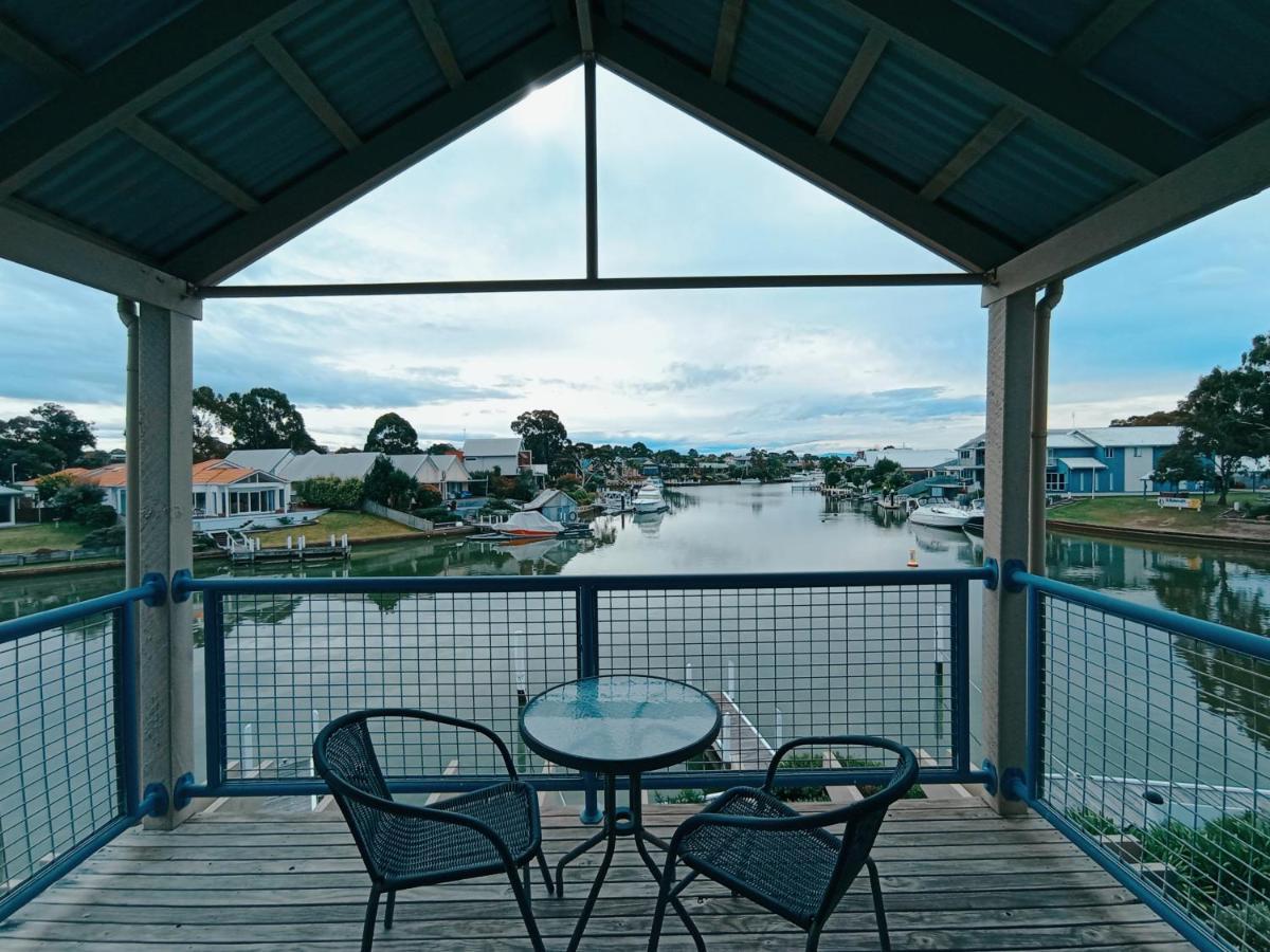 The View - Captains Cove Waterfront Resort Paynesville Exterior foto