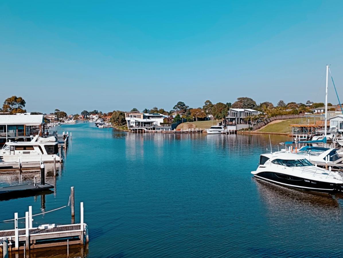 The View - Captains Cove Waterfront Resort Paynesville Exterior foto