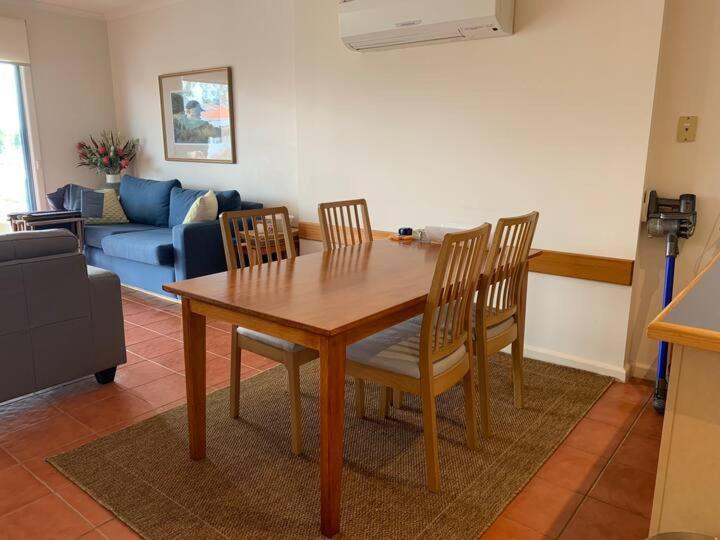 The View - Captains Cove Waterfront Resort Paynesville Exterior foto