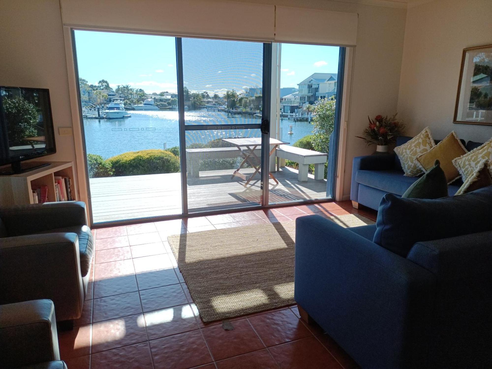 The View - Captains Cove Waterfront Resort Paynesville Exterior foto